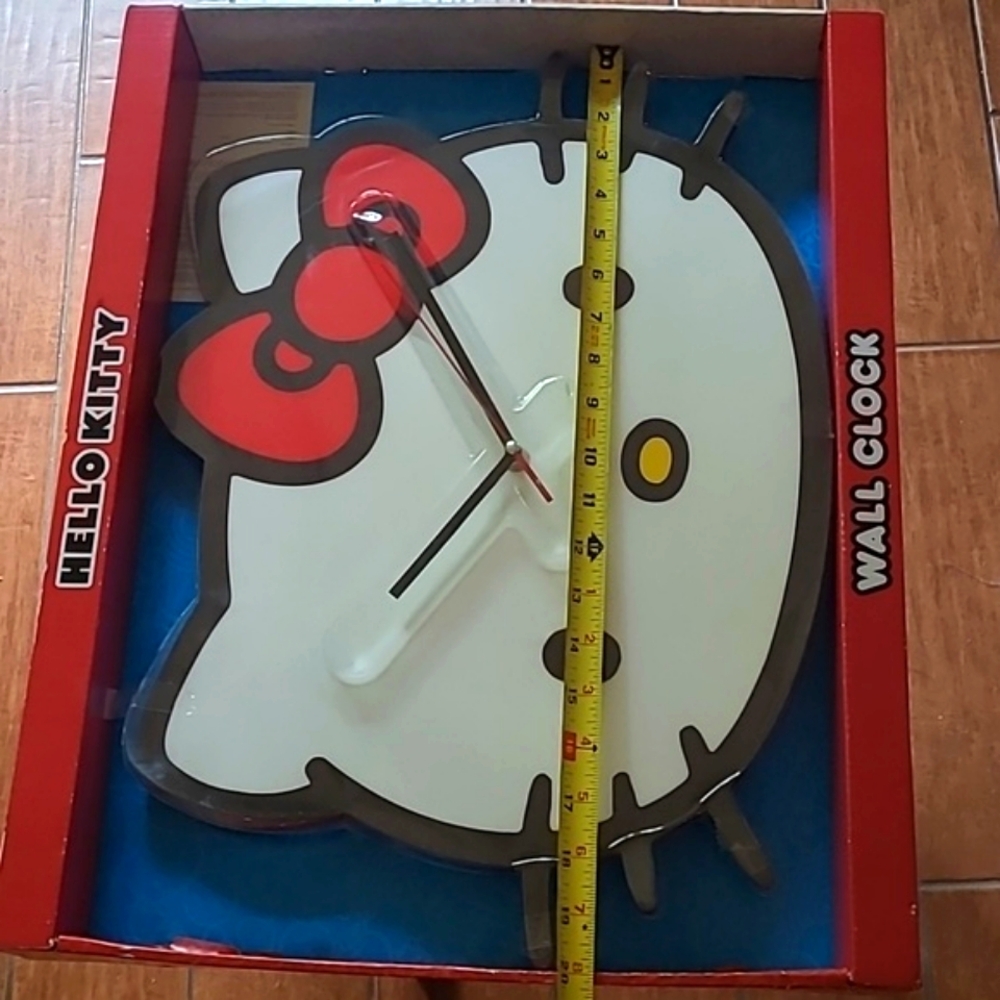 Hello Kitty Wall Clock - Picture 4 of 4